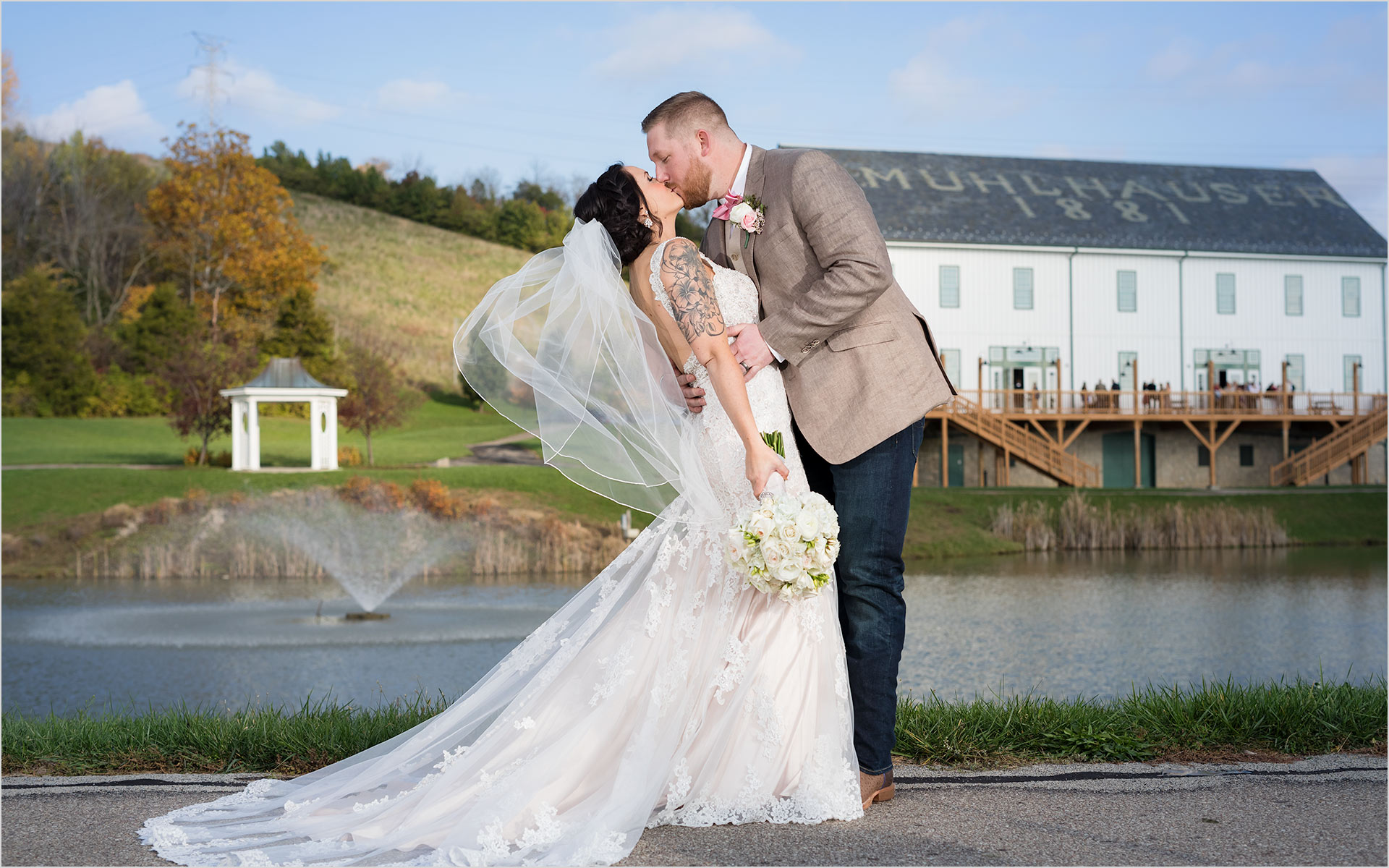 Muhlhauser Barn West Chester Dayton Wedding Photography Nikki Ian