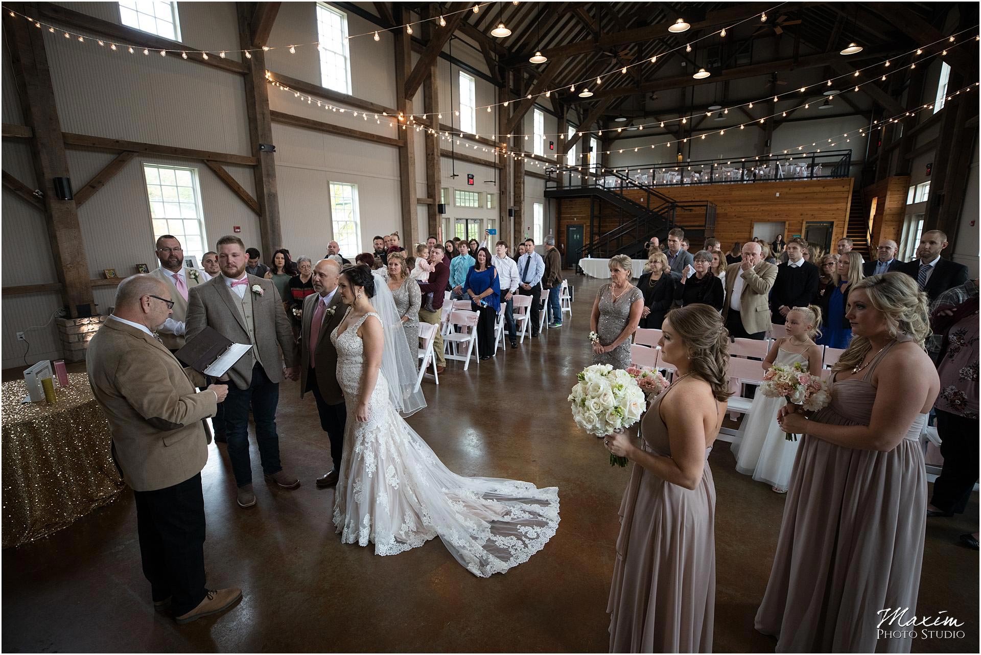 Muhlhauser Barn West Chester Dayton Wedding Photography Nikki Ian