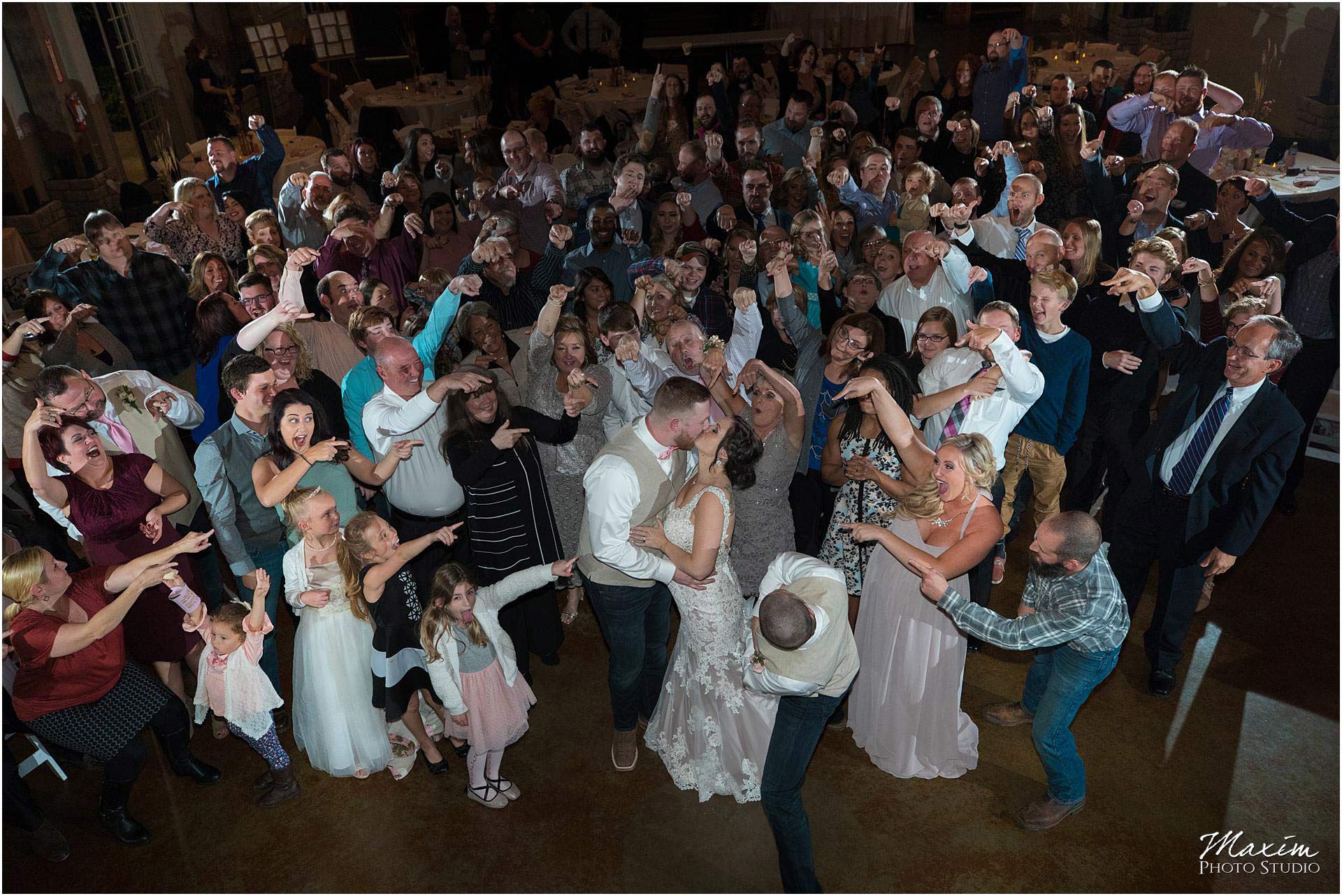 Muhlhauser Barn West Chester Dayton Wedding Photography Nikki Ian