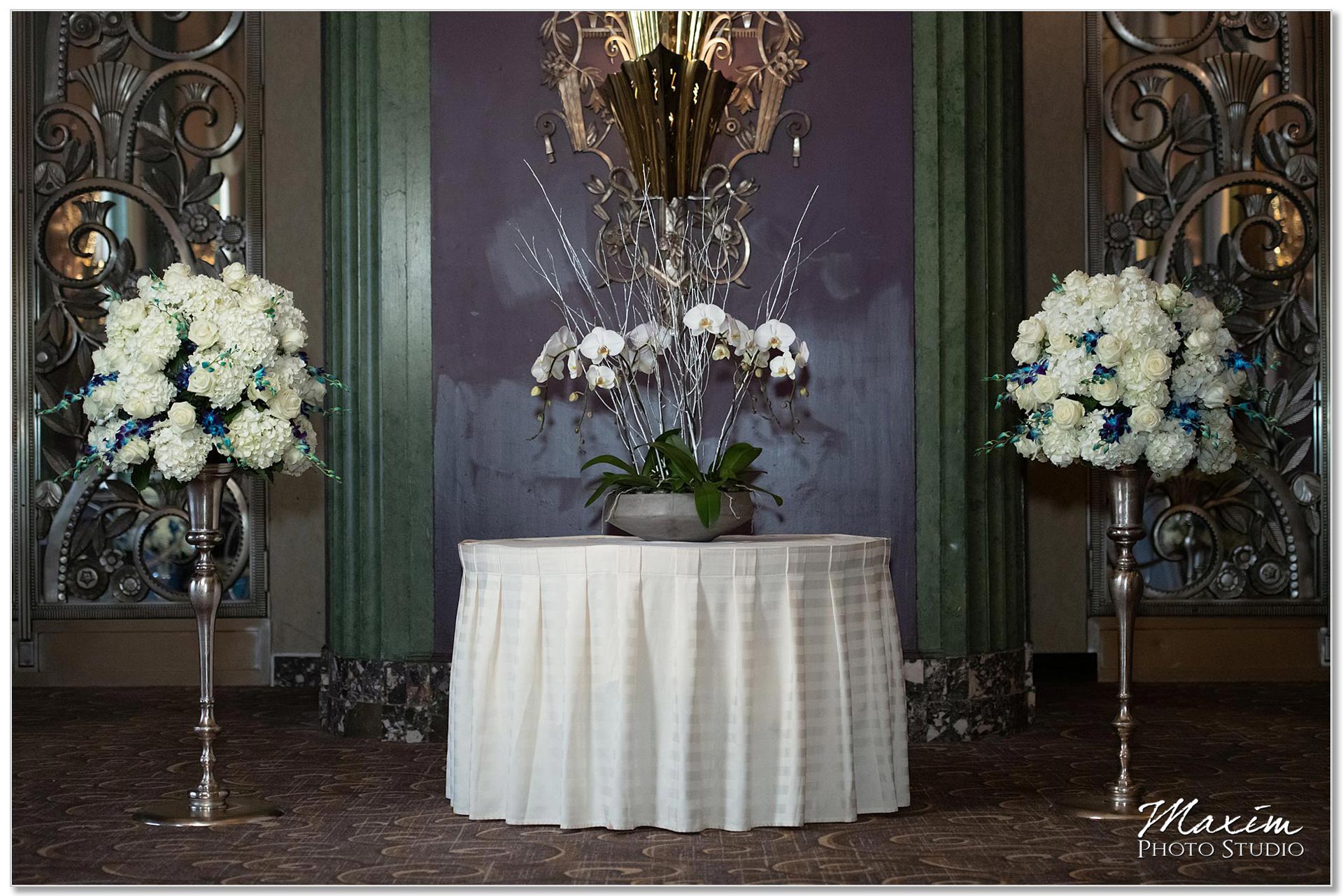 Continental Room Cincinnati Wedding Ceremony Flowers