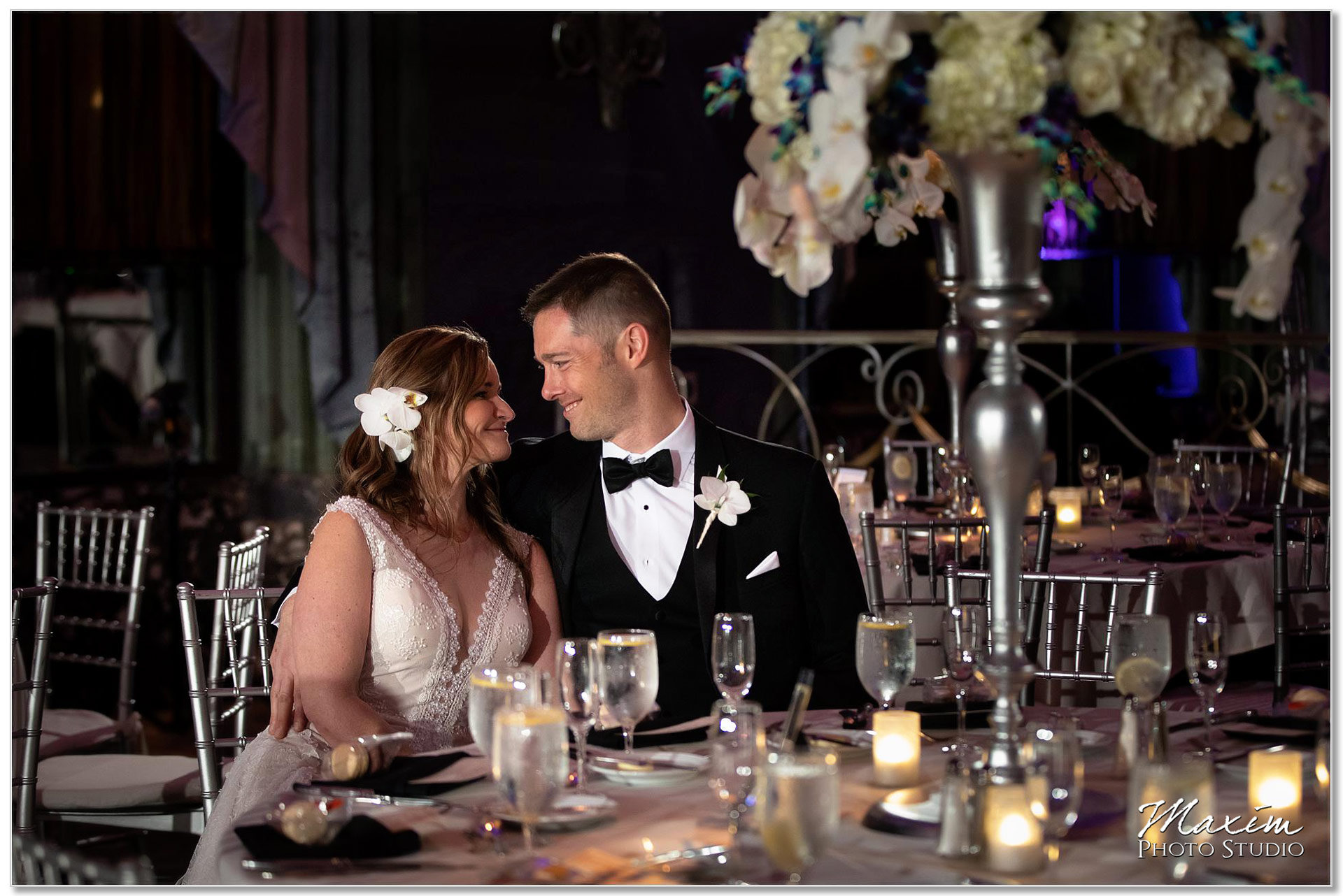 Hilton Netherland Plaza bride groom