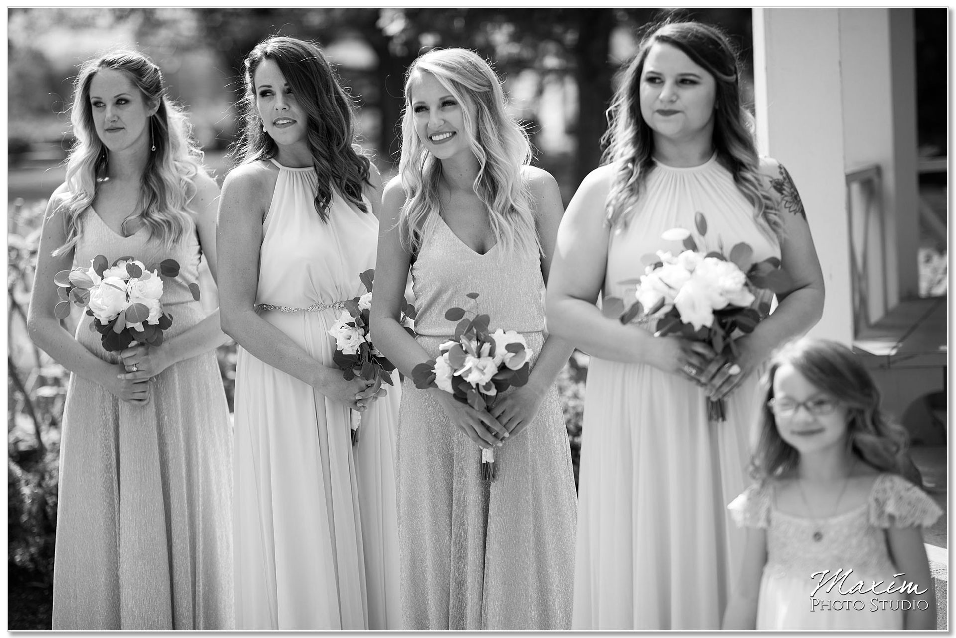 Wedding Ceremony bridesmaids Polen Farm