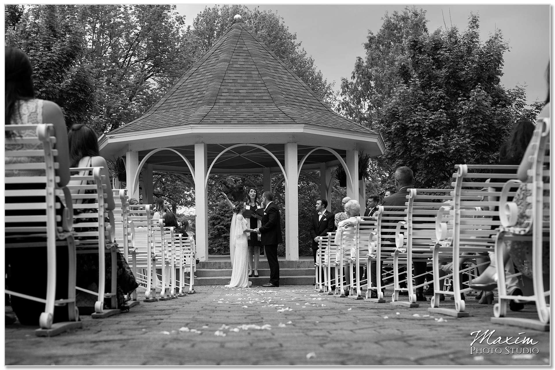 Gazebo Polen Farm Wedding