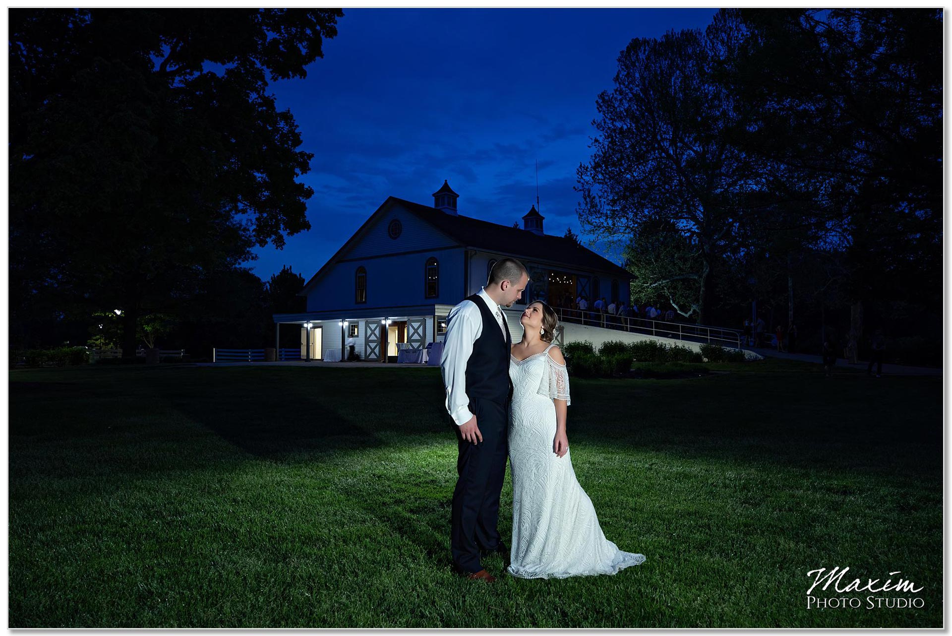 Night sunset image bride groom Polen Farm
