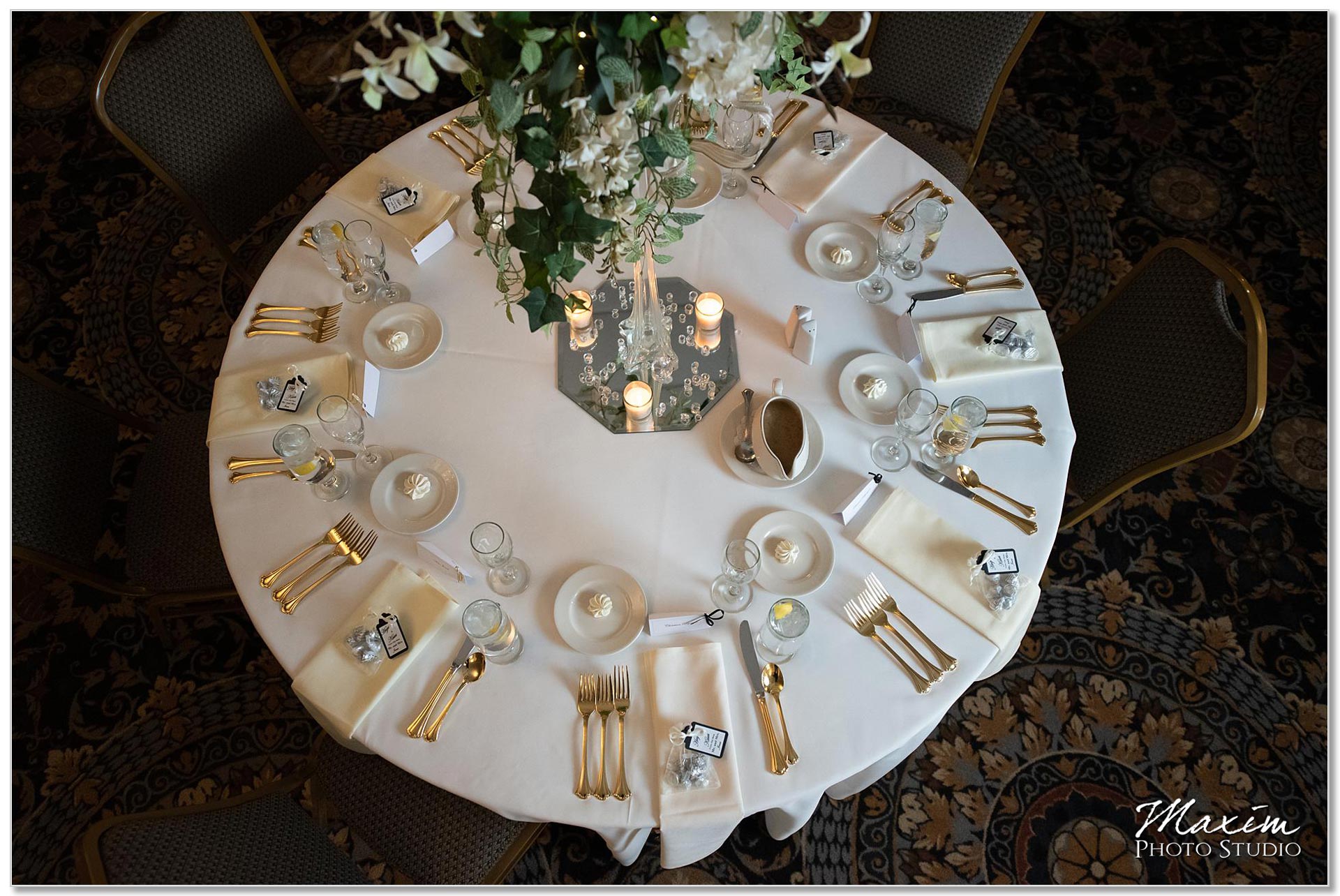 Wedding reception Manor House Ohio table setting