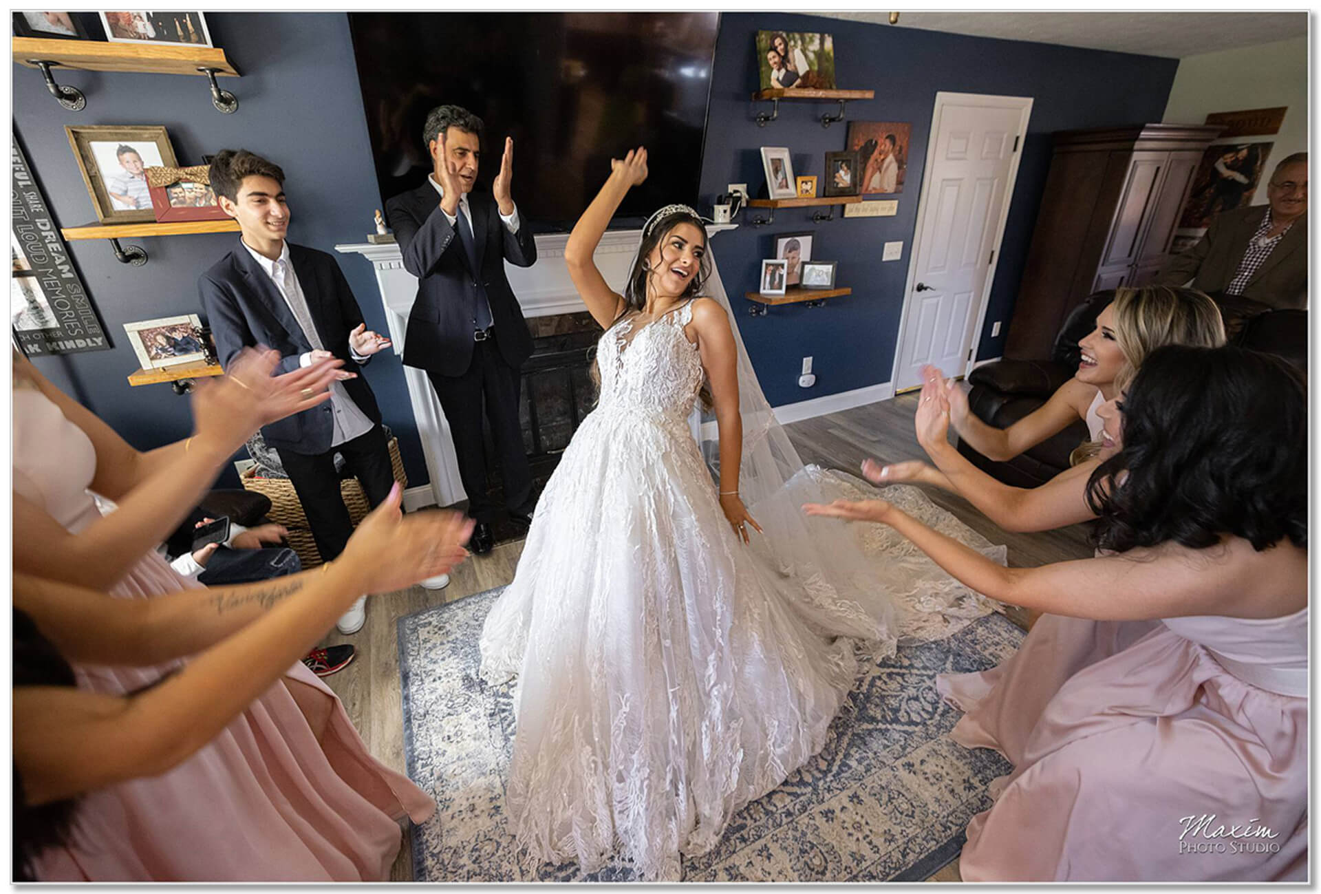 Cincinnati Lebanese wedding bride guests pictures